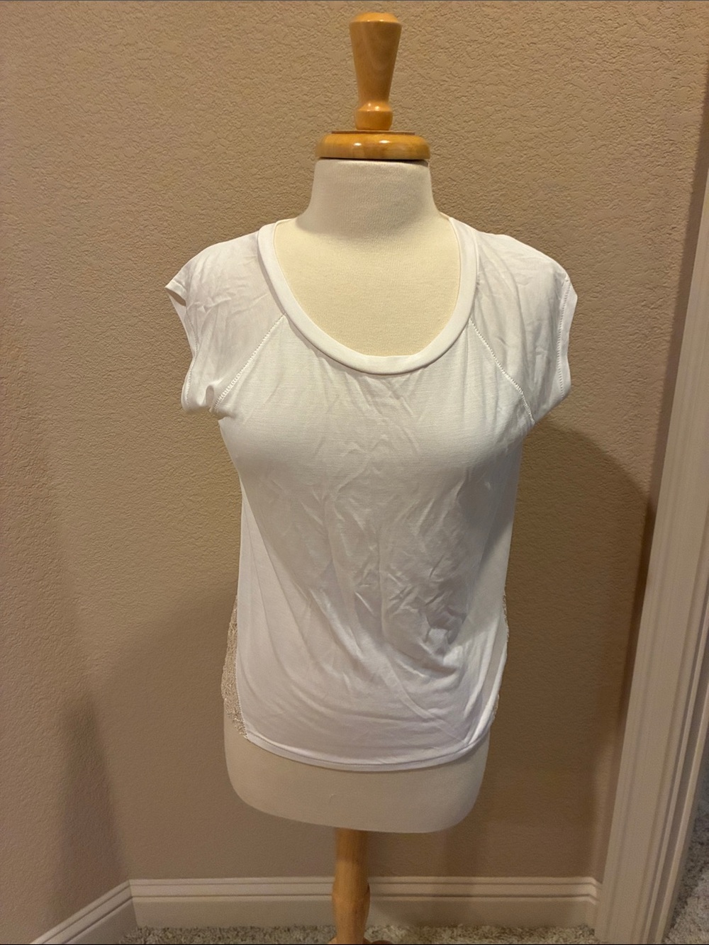 RACHEL Rachel Roy Cream Sleeveless Lace-Back Top size XS